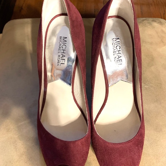 Michael Kors Suede Peep Toe Pumps! - Picture 2 of 7